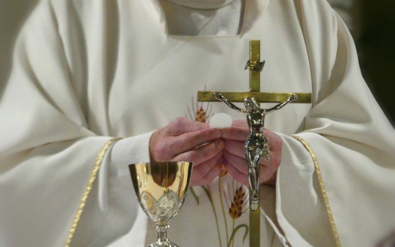 Why it's Totally Worth It: A Catholic Priest's Moving Testimony About Living His Vocation Daily