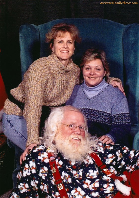 via awkwardfamilyphotos.com