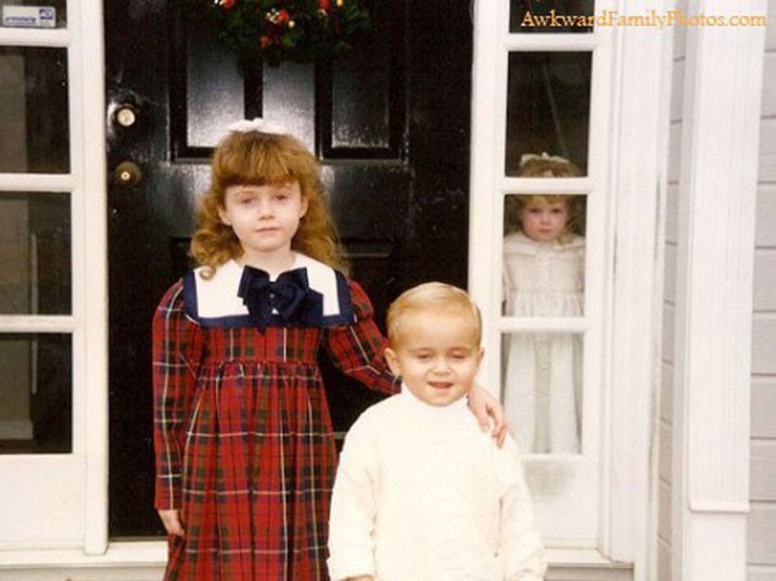 via awkwardfamilyphotos.com
