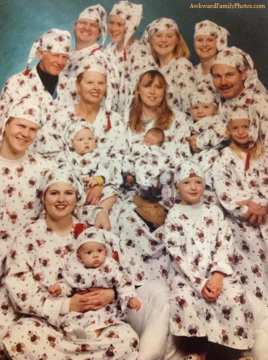 via awkwardfamilyphotos.com