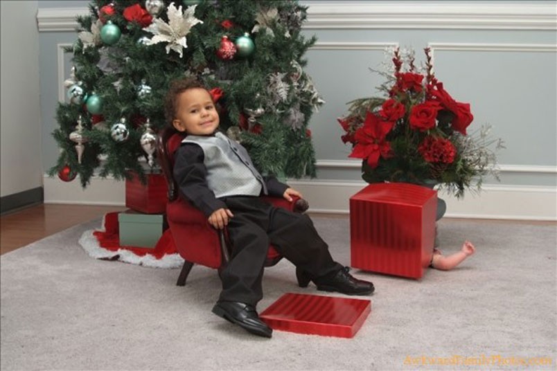 via awkwardfamilyphotos.com
