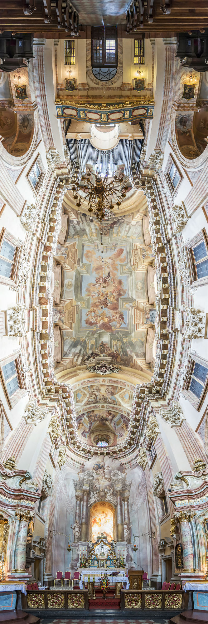 Church of the Transfiguration - Krakow, Poland / Richard Silver