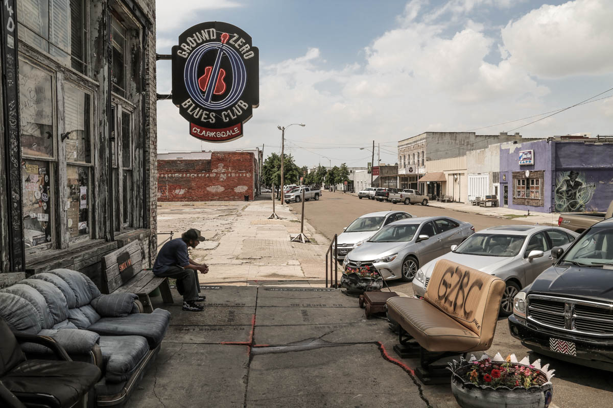 Morgan Freemanin blues-baari (video!)