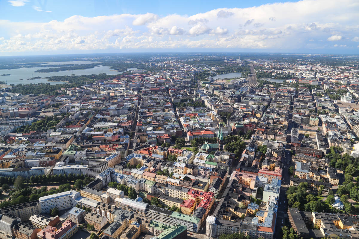 Helikopterilento Helsingin yllä