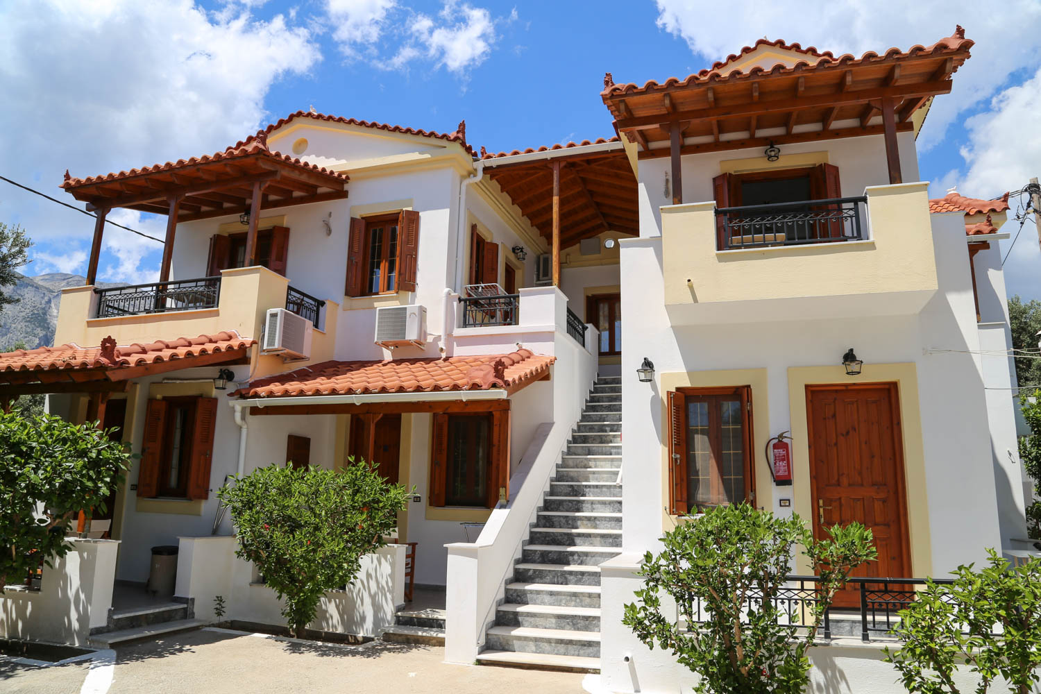 Samoksen budjettihotellin plussat ja miinukset