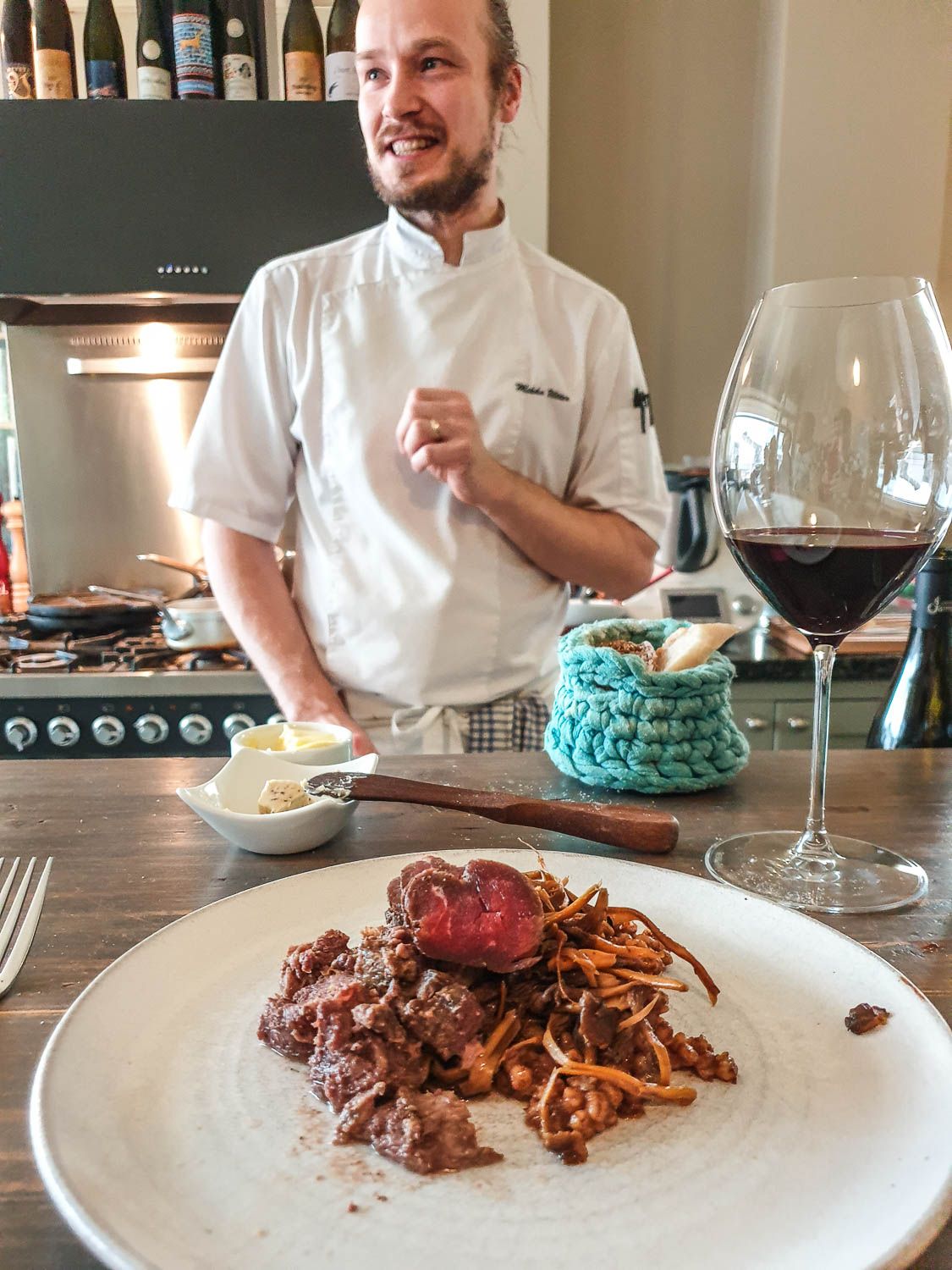 Peuraa ja suppilovahveroita.