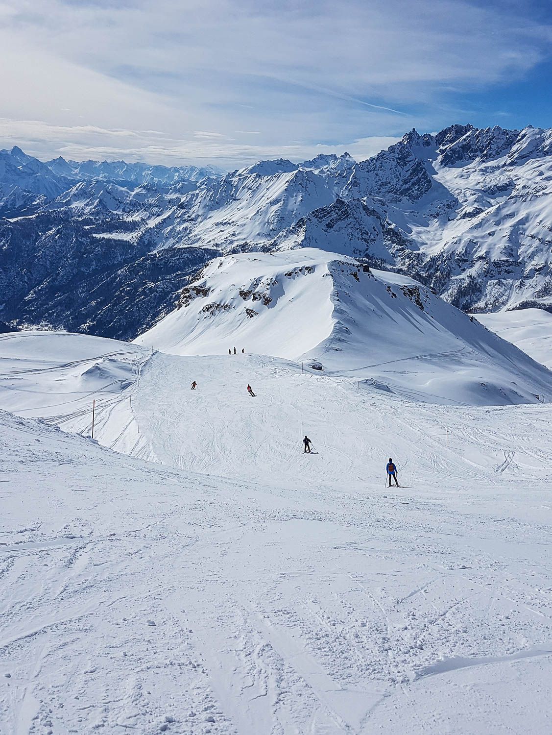 Cervinia alpit: https://walleni.us/
