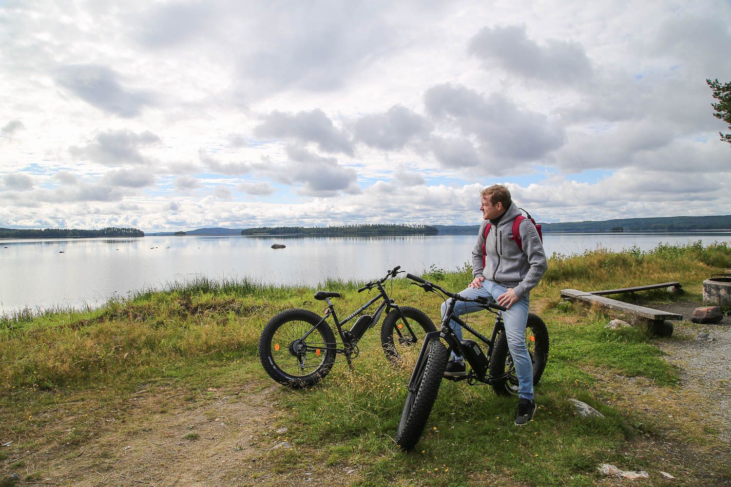 Villi Pohjola ja fatbiket. Kuva: https://walleni.us/