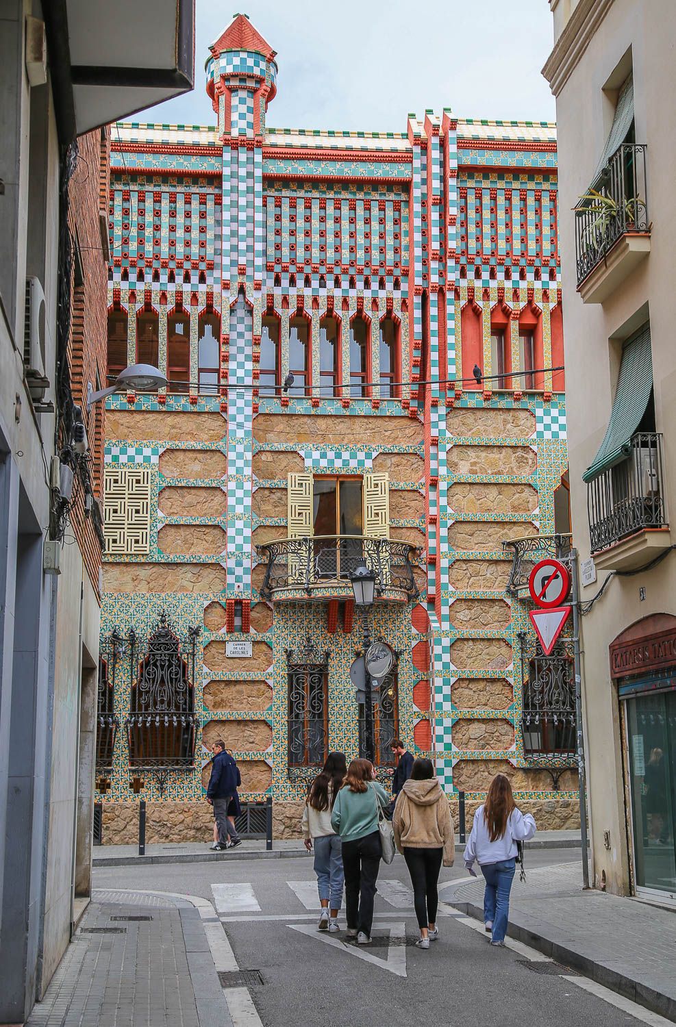 Barcelonan nähtävyydet: https://walleni.us/