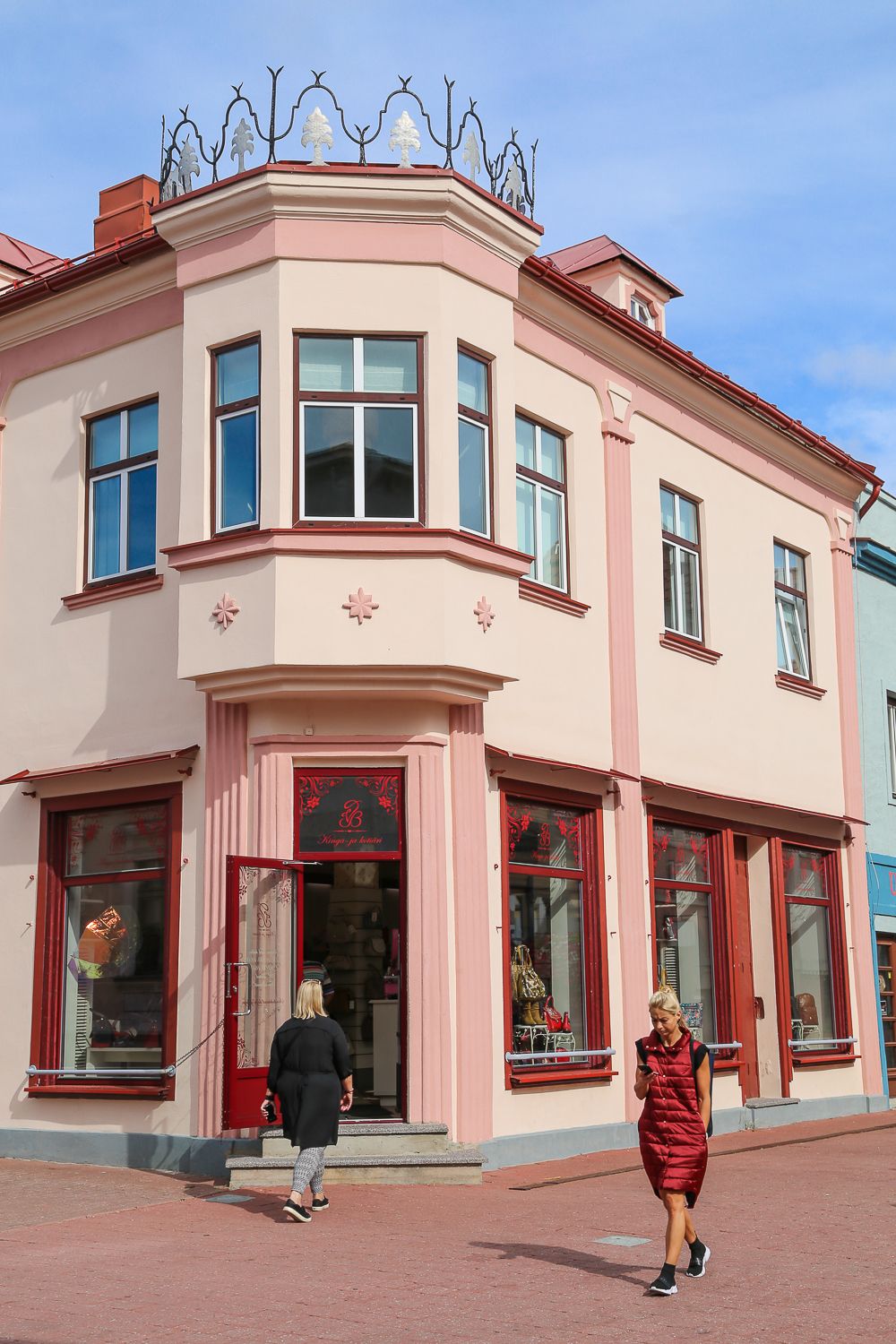 Näin edullisesti nelihenkinen perhe viettää syysloman Pärnussa