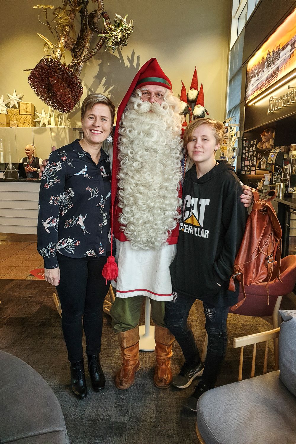 Rovaniemen hotelliloma: kaamoksen värikylpy ja treffit pukin kanssa