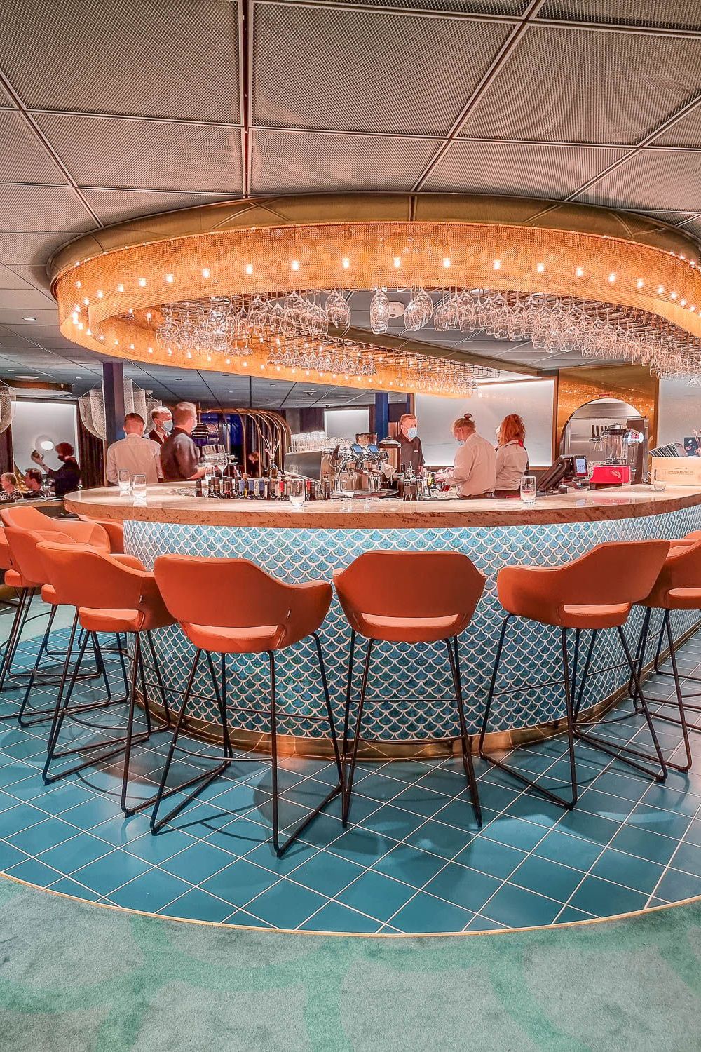 Viking Gloryn ensimmäinen risteily: tämä erottaa uuden laivan kilpailijoistaan