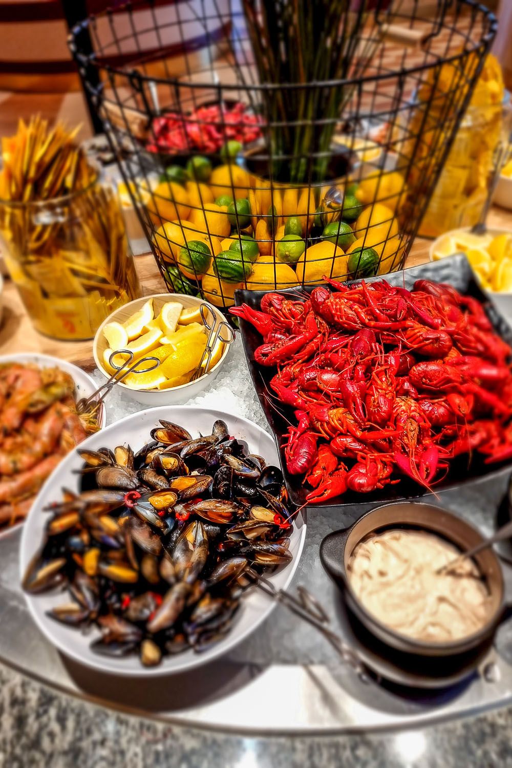 Viking Gloryn buffet yllätti: fine dine -tasoista lähiruokaa