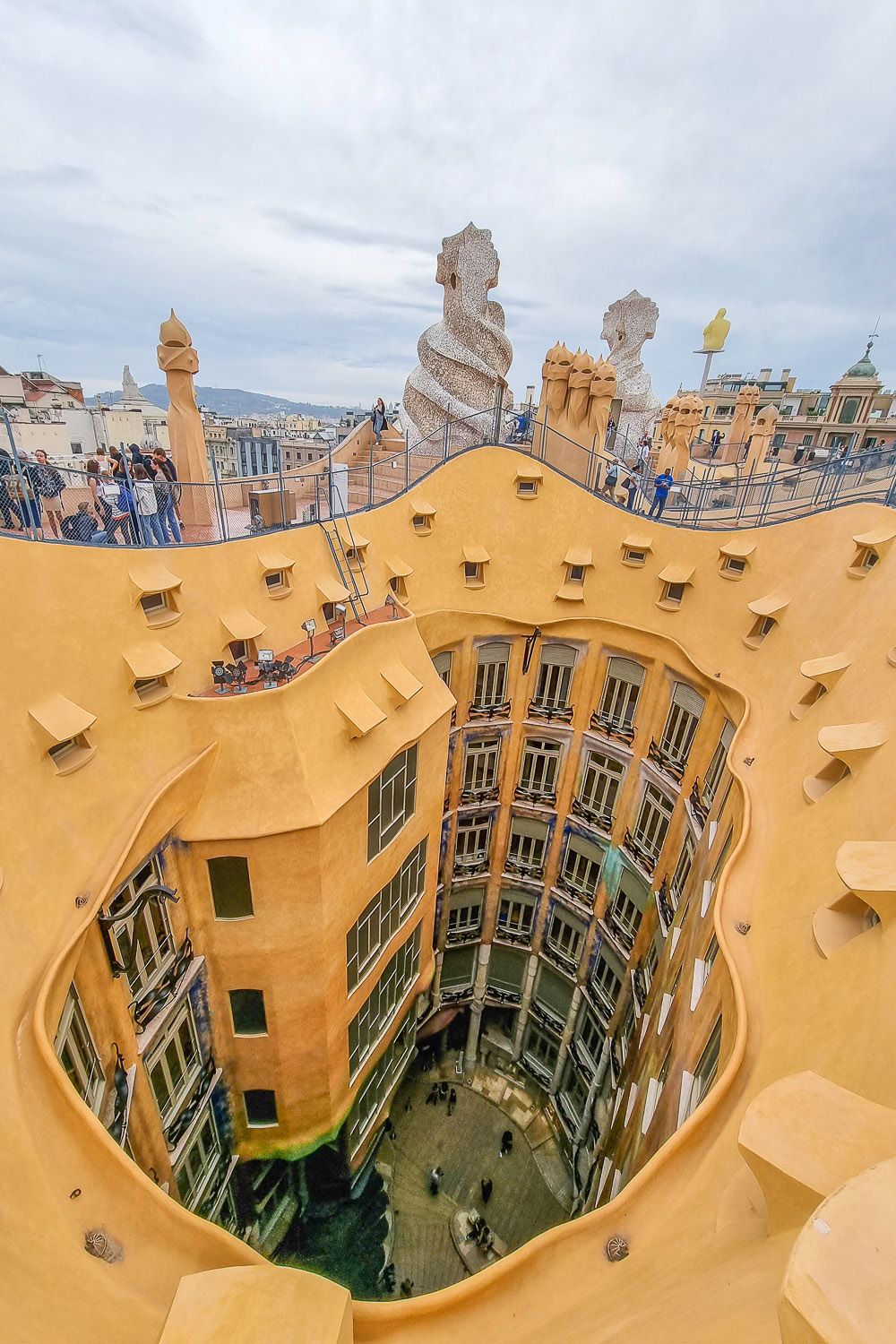 Barcelonaan kesälomalla? 11 nähtävyyttä ja käytännön vinkit