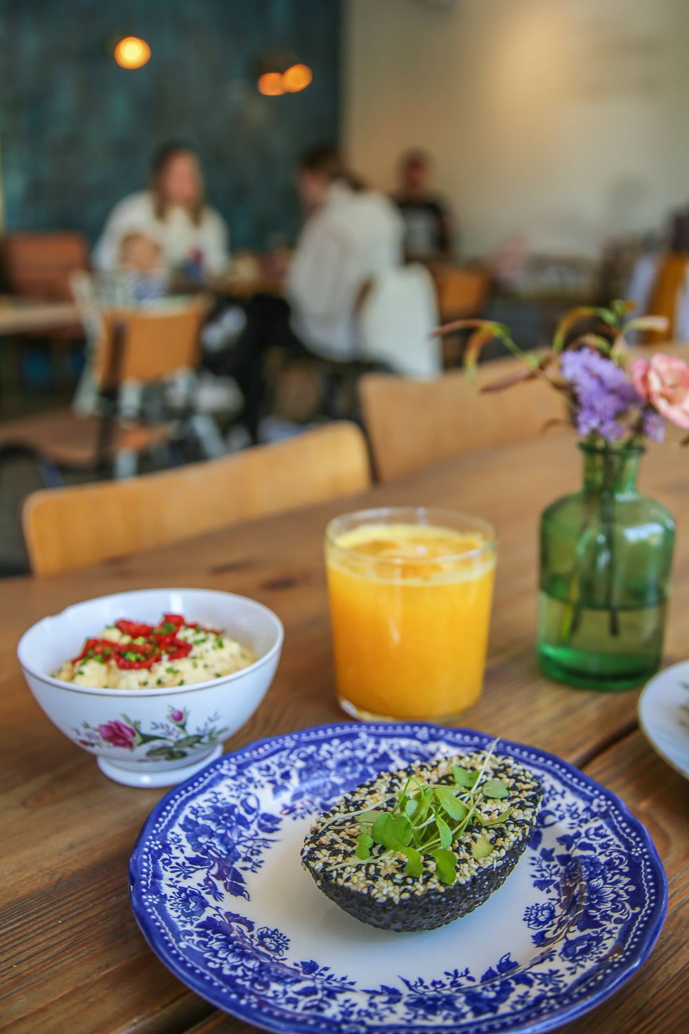 Nähdäänkö aamiaisella tai lounaalla? Helsingin herkulliset tapaamispaikat