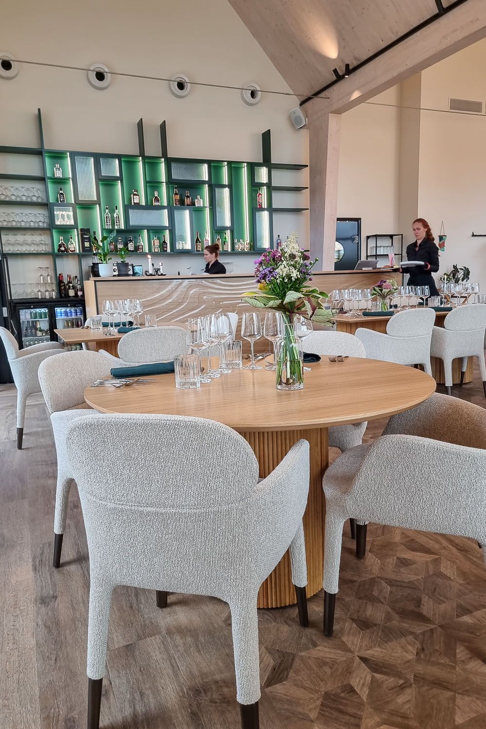 Yllätys keskellä Pohjois-Savon maaseutua: tältä näyttää salaperäinen Pihlas Resort