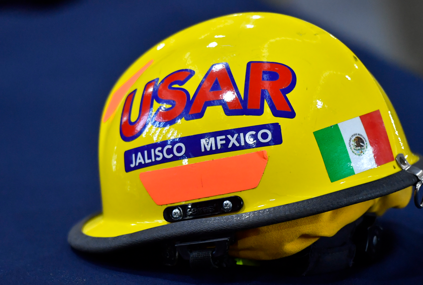 Regresa Equipo USAR Jalisco tras contribuir en el rescate con vida de un trabajador en la mina Santa Fe, en Sinaloa
