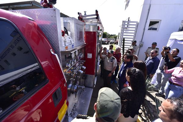 Fortalece UEPCBJ capacidad operativa en la Sierra de Amula con entrega de unidades contra incendios
