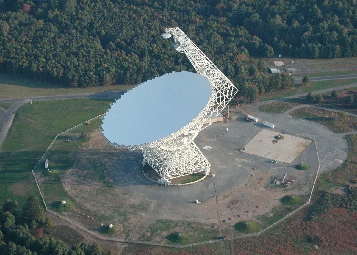 The 100-metre Green Bank radio telescope, the world's largest fully steerable dish
