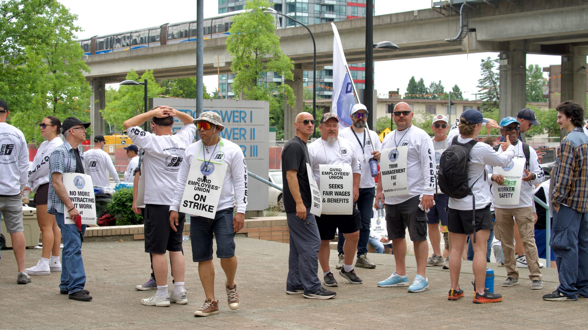 WATCH: Metro Vancouver outside workers launch full-scale strike