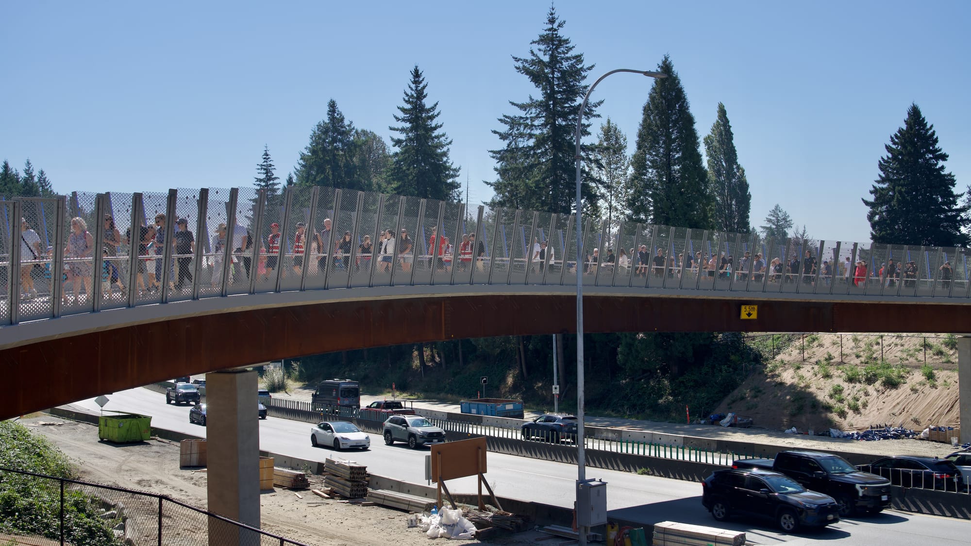 WATCH: New pedestrian bridge over Highway 1 opens in North Van