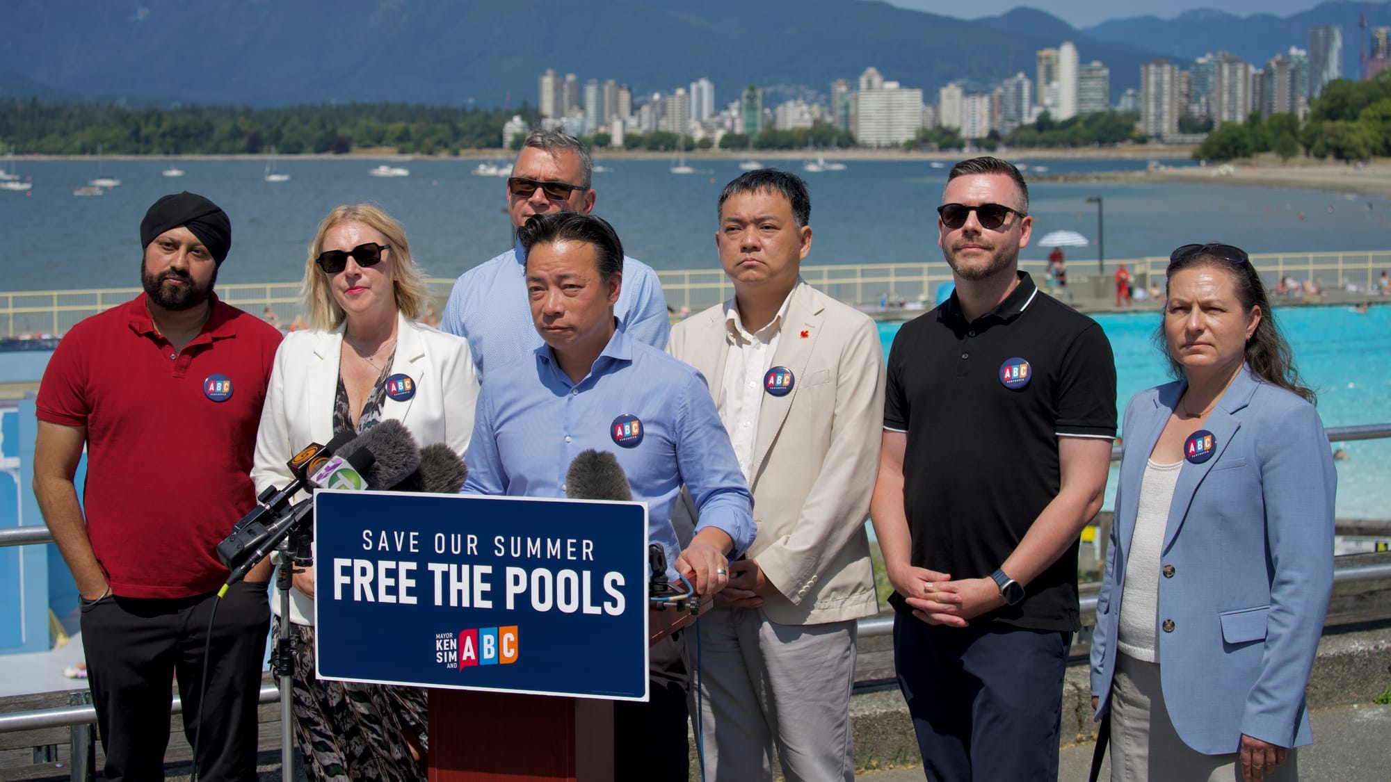 Poll: Sim leads Vancouver mayoral race despite less than one-third supporting