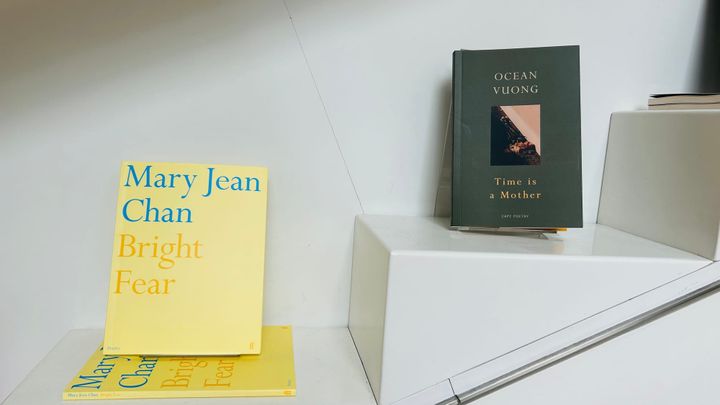 Mary Jean Chan (Hong Kong) and Ocean Vuong (Vietnam/U.S.) 两位出色的亚裔诗人。