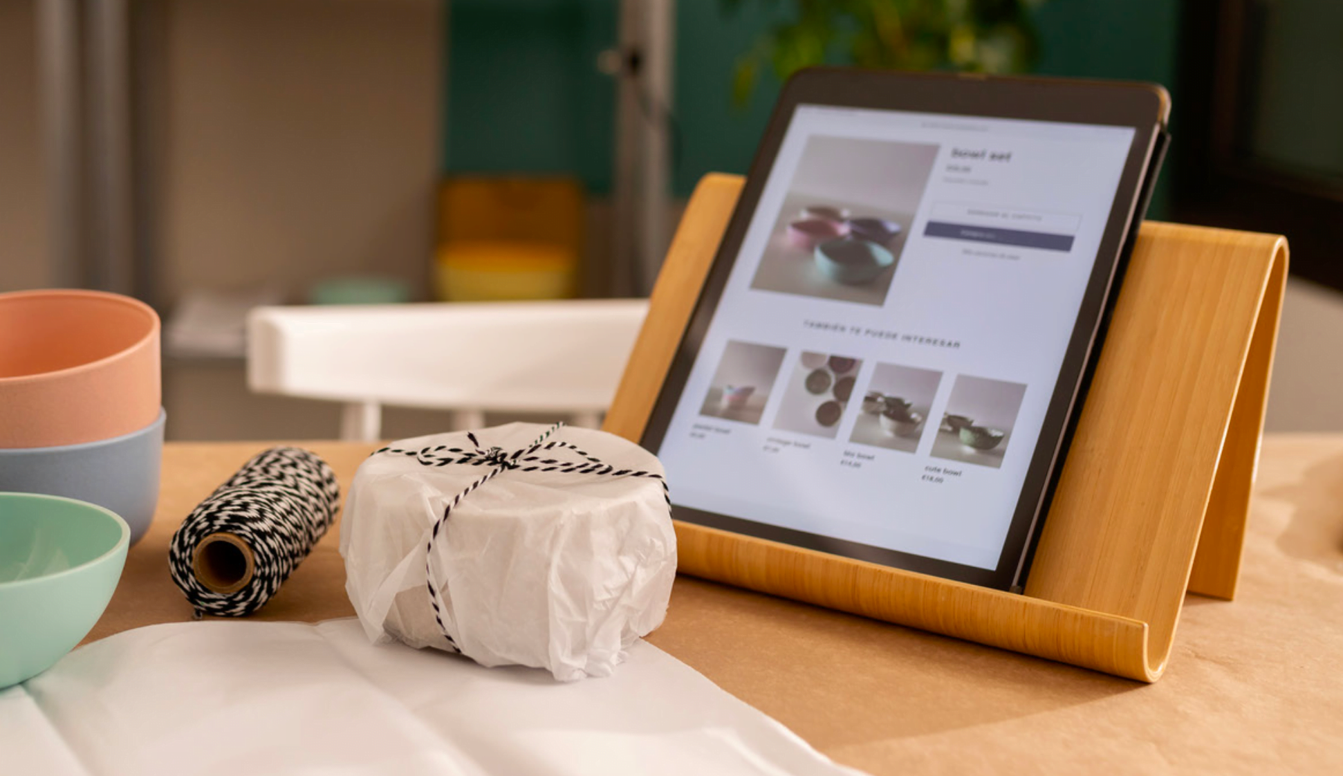 Super Selling: How Contemporary Small Businesses Reach Customers and Sell Products