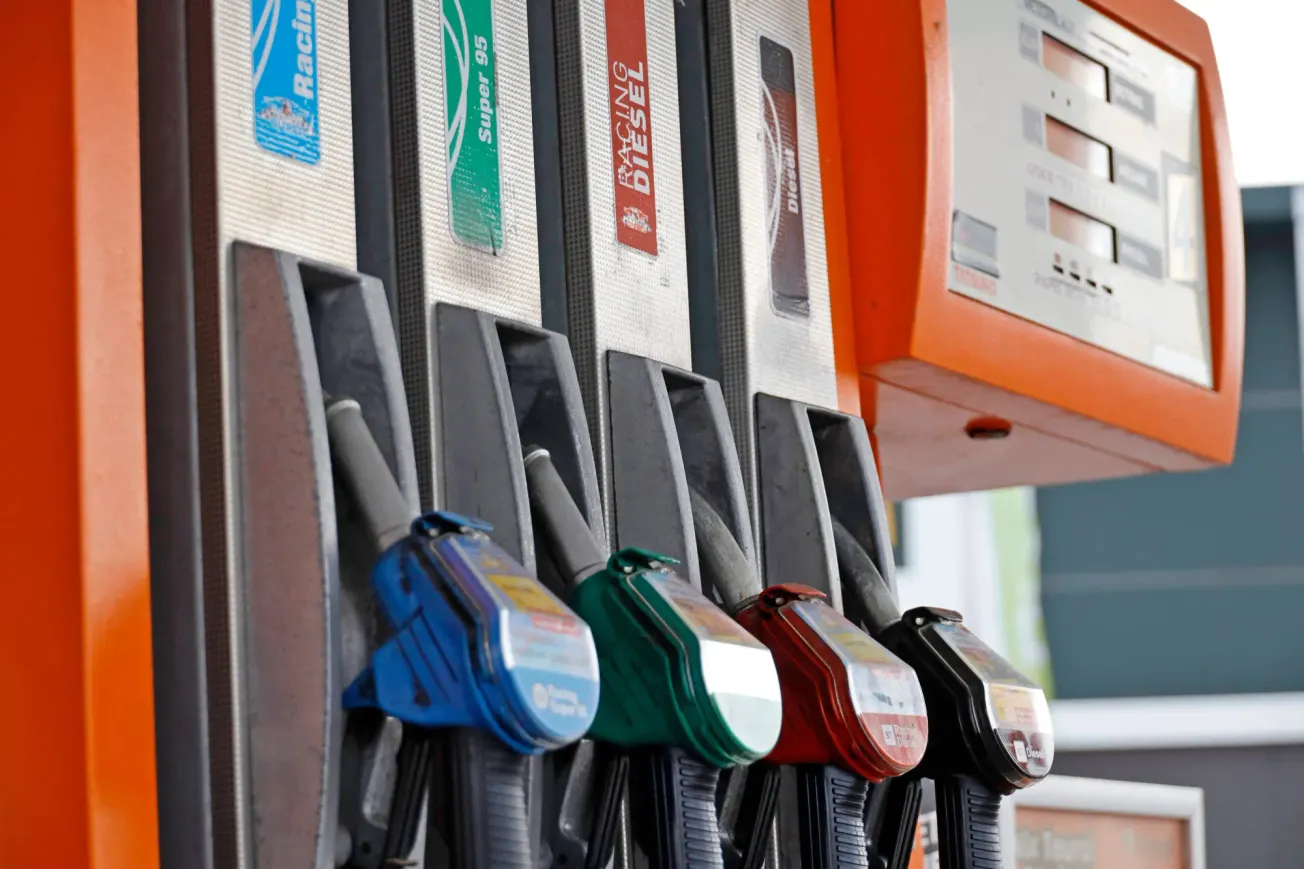 Zapfsäule.  IMAGO / Daniel Scharinger