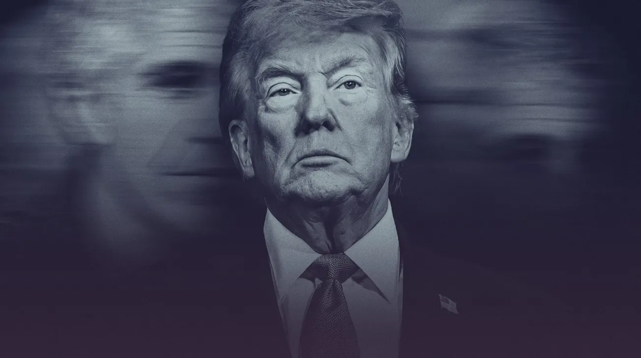 Portrait von Donald Trump, im Hintergrund verschwommen Jeffrey Epstein. Collage: Surplus, Material: IMAGO/ZUMA Press Wire