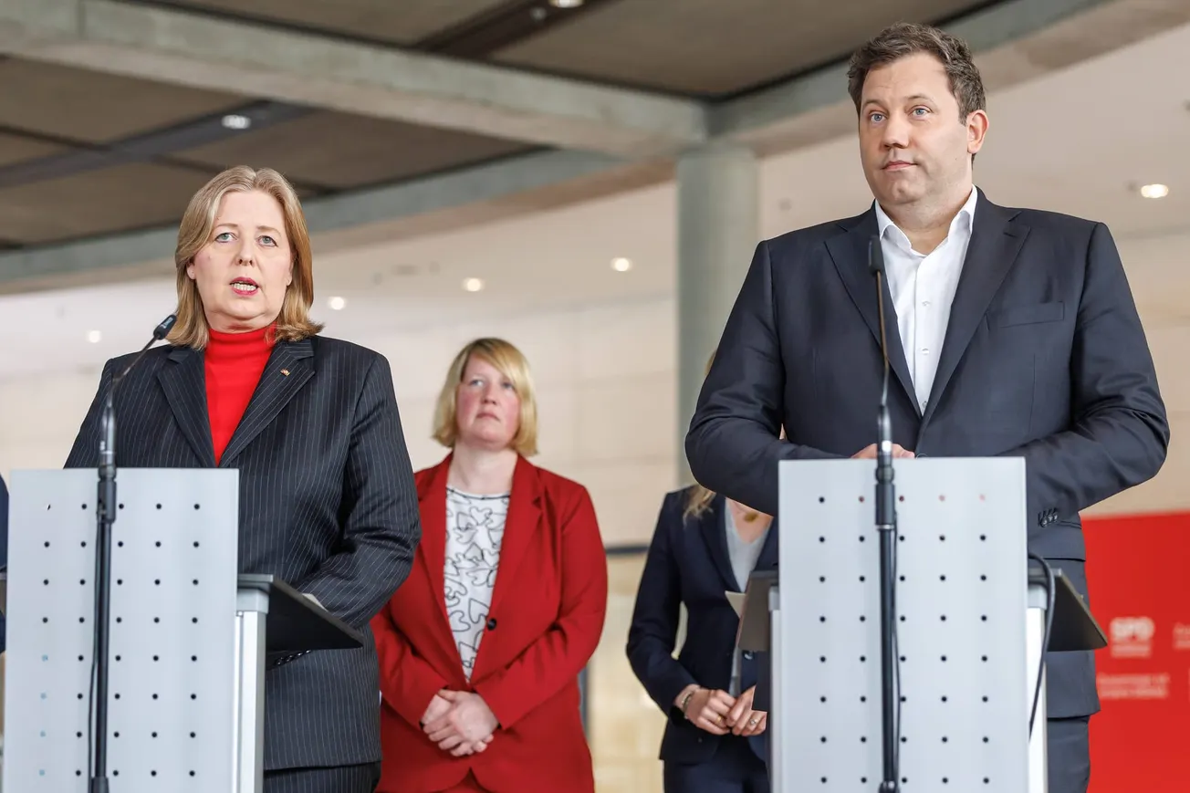Ein Foto der SPD-Vorsitzenden, Arbeitsministerin Bärbel Bas und Vizekanzler und Finanzminister Lars Klingbeil. Credit: IMAGO/Andreas Gora