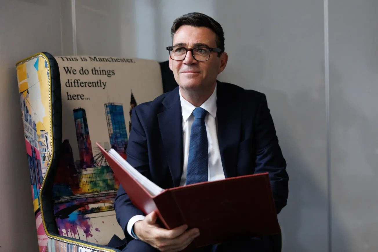 Premierminister Andy Burnham in seinem zweiten Amtssitz »No10 North« in Manchester. Credit: IMAGO/Avalon.red
