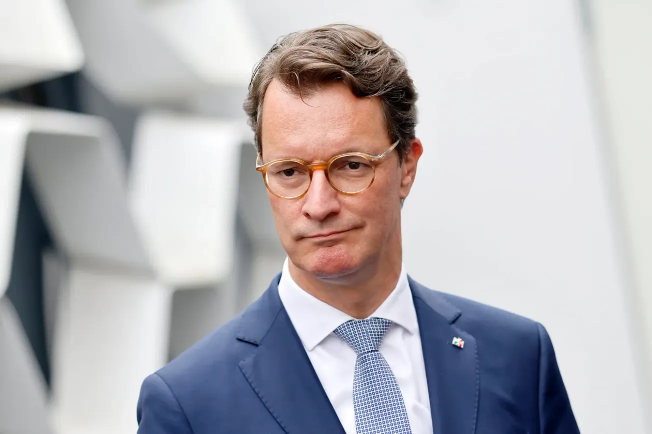 Protrait des NRW-Ministerpräsidenten Hendrik Wüst. Credit: IMAGO/Panama Pictures.