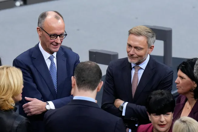 Wochenbrief: Merz’ Sofortprogramm, Heikler FDP-Parteitag, Kanzlerduell
