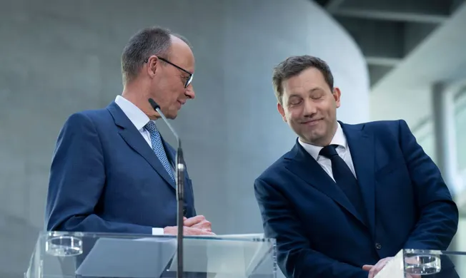 Grüne Schuldenpläne + hitzige Haushaltsdebatte + stockende Tarifverhandlungen