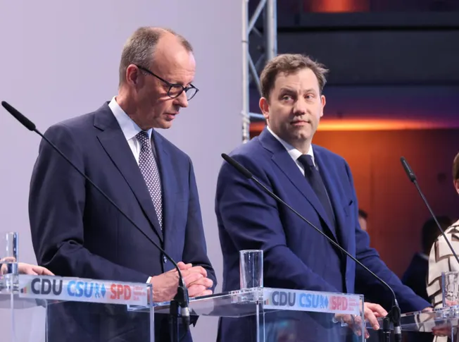 Koalitionsvertrag: Für Superreiche gibt es 25.000 Euro Steuerentlastung – mindestens