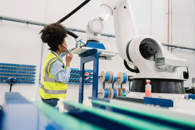 Künstliche Intelligenz in der Arbeitswelt: Wer profitiert?