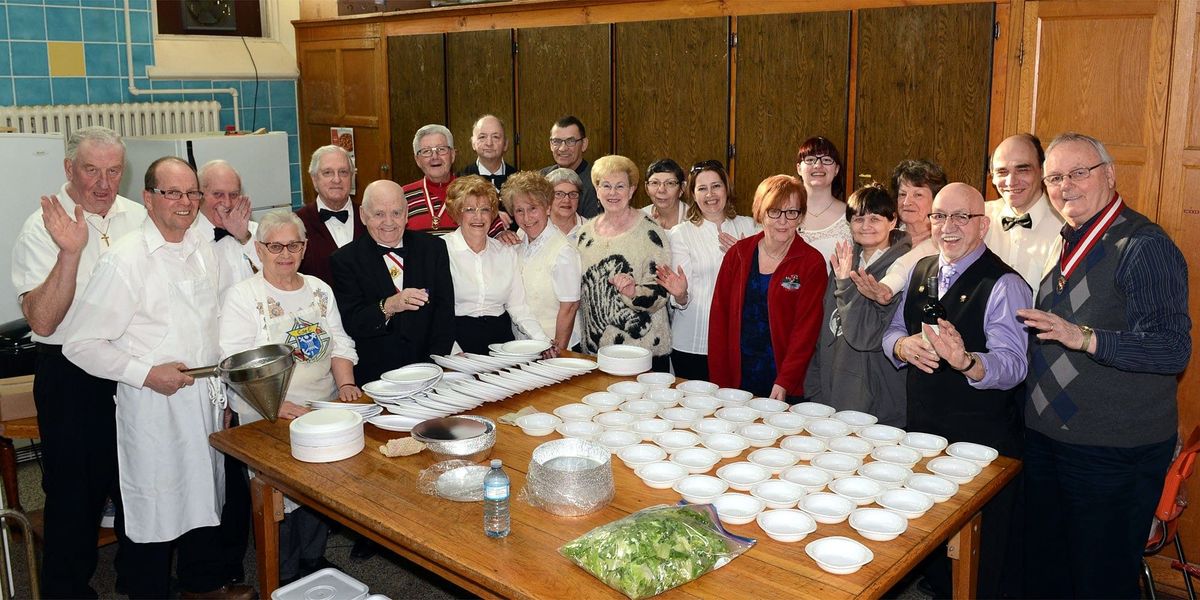 C'est cette équipe qui a servi bien près de 300 assiettes de spaghetti au sous-sol de l'église Sainte-Paule pour les Chevalie