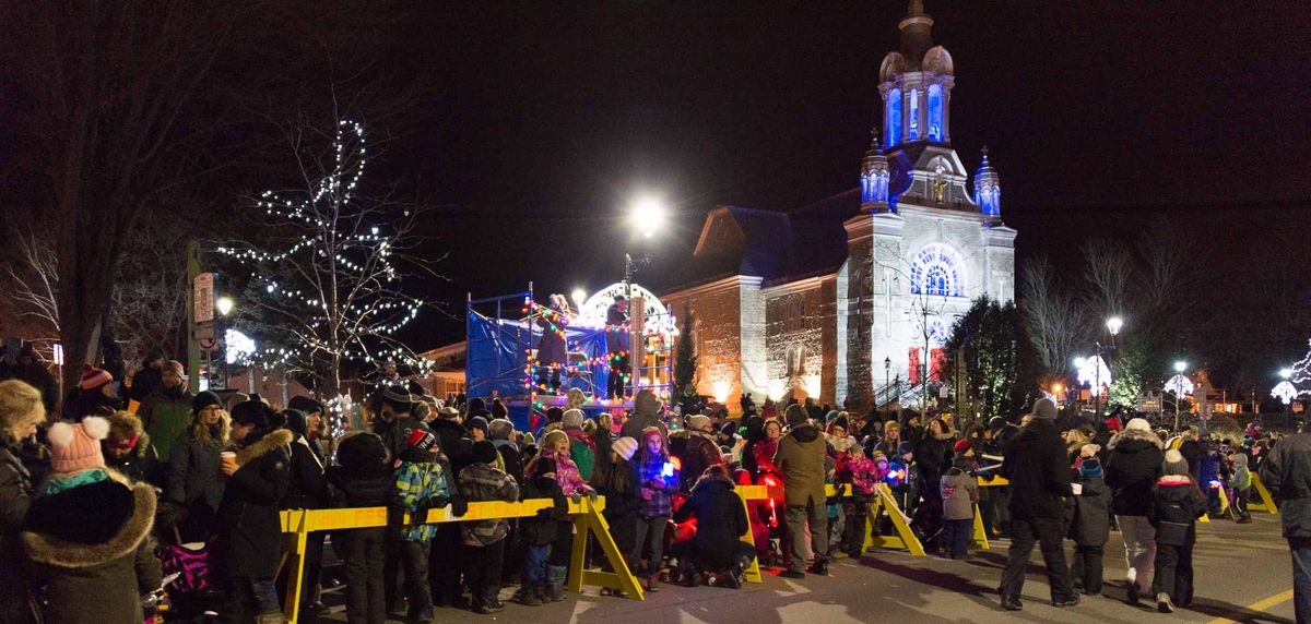 Le défilé du père Noël de Saint-Sauveur, toute une parade