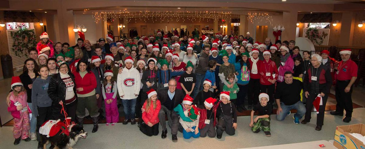Le groupe des bénévoles qui a recueilli plus de 18 000$ à Sainte-Adèle, lors de la guignolée du 10 décembre 2016.