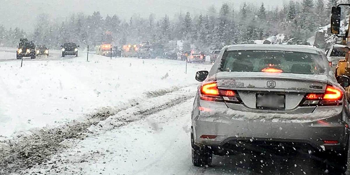 Soirée enneigée sur les routes