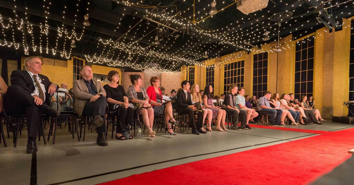 Parents, élèves, enseignants, dirigeants, ainsi que le maire Stéphane Maher, le député Marc Bourcier et de nombreux autres in