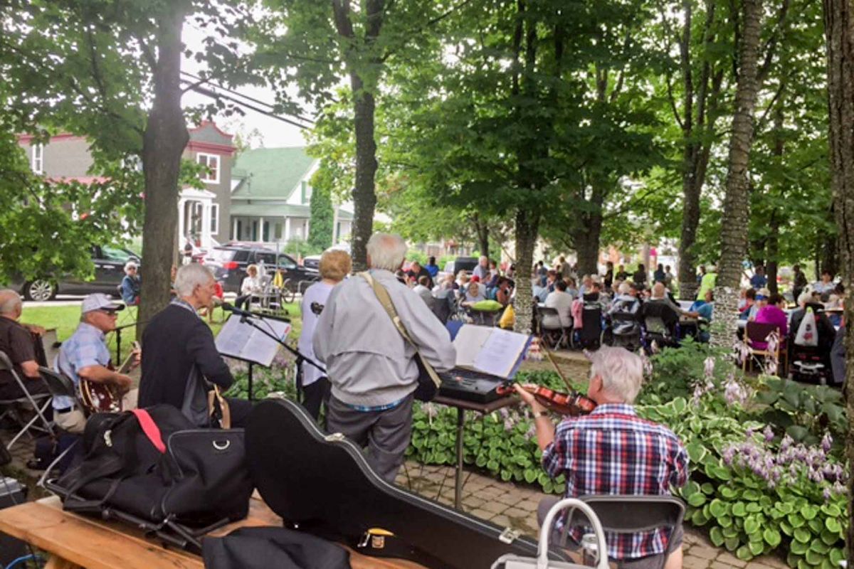 Le CISSS des Laurentides cherche des bénévoles pour les hôpitaux et les centres d'hébergement
