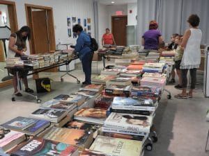 Grande vente de livres à la bibliothèque !