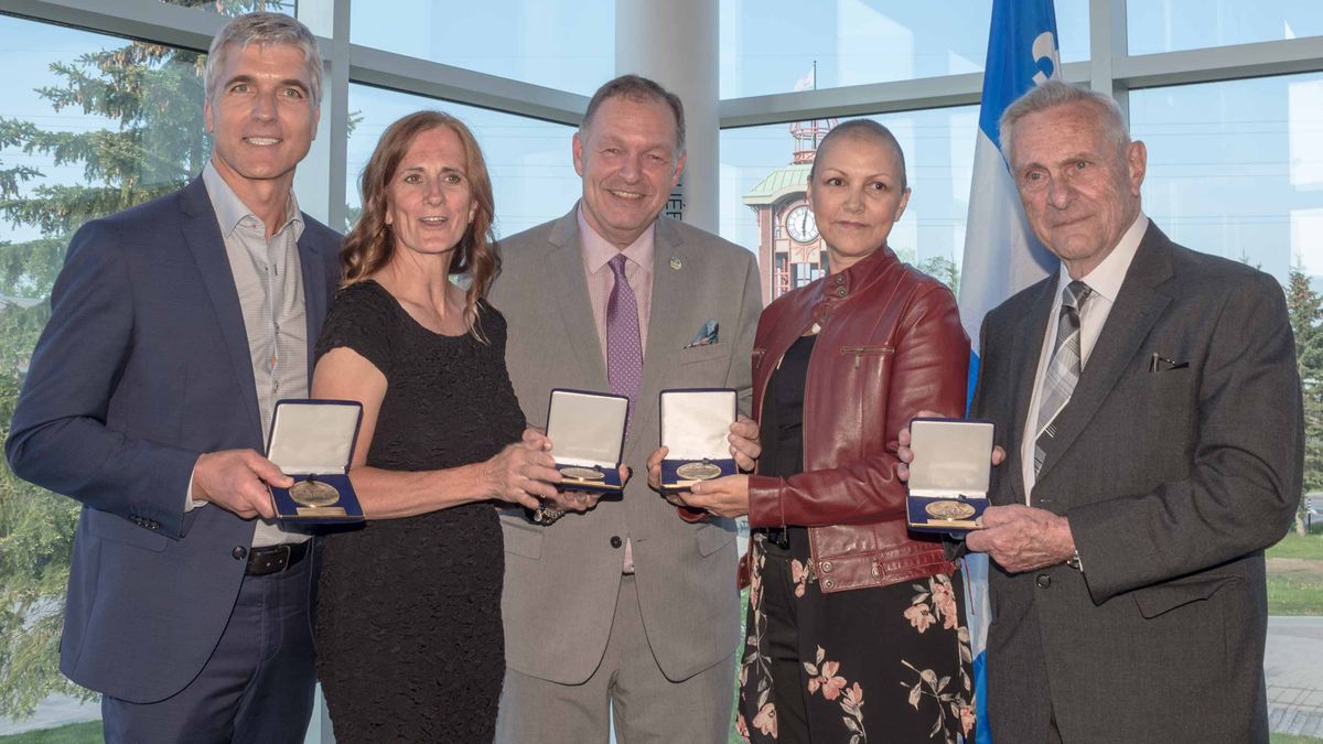 Cinq nouveaux médaillés de l'Assemblée nationale à Saint-Jérôme