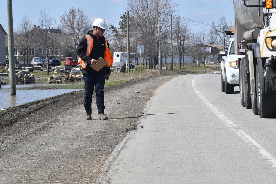 On inspectait la route 158 le 29 avril 2019. Photo par Alain St-Jean