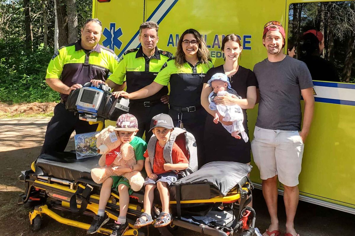 Le petit Laurier Théberge, né dans l'ambulance