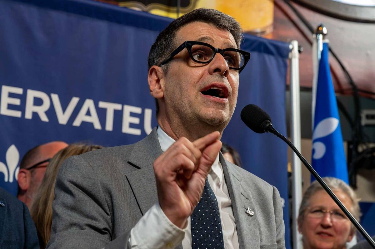 Éric Duhaime devant plus d'une centaine de partisans « survoltés »