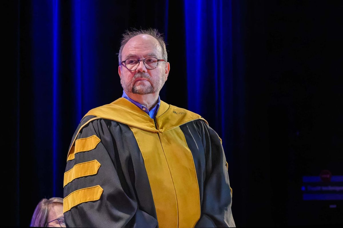 L’UQO décerne un doctorat honorifique au protecteur des rivières Alain Saladzius