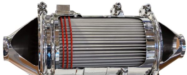 Voilà ce qui se cache sous l'emballage métallique d'un catalyseur de voiture. © Depositphotos.com/philipus